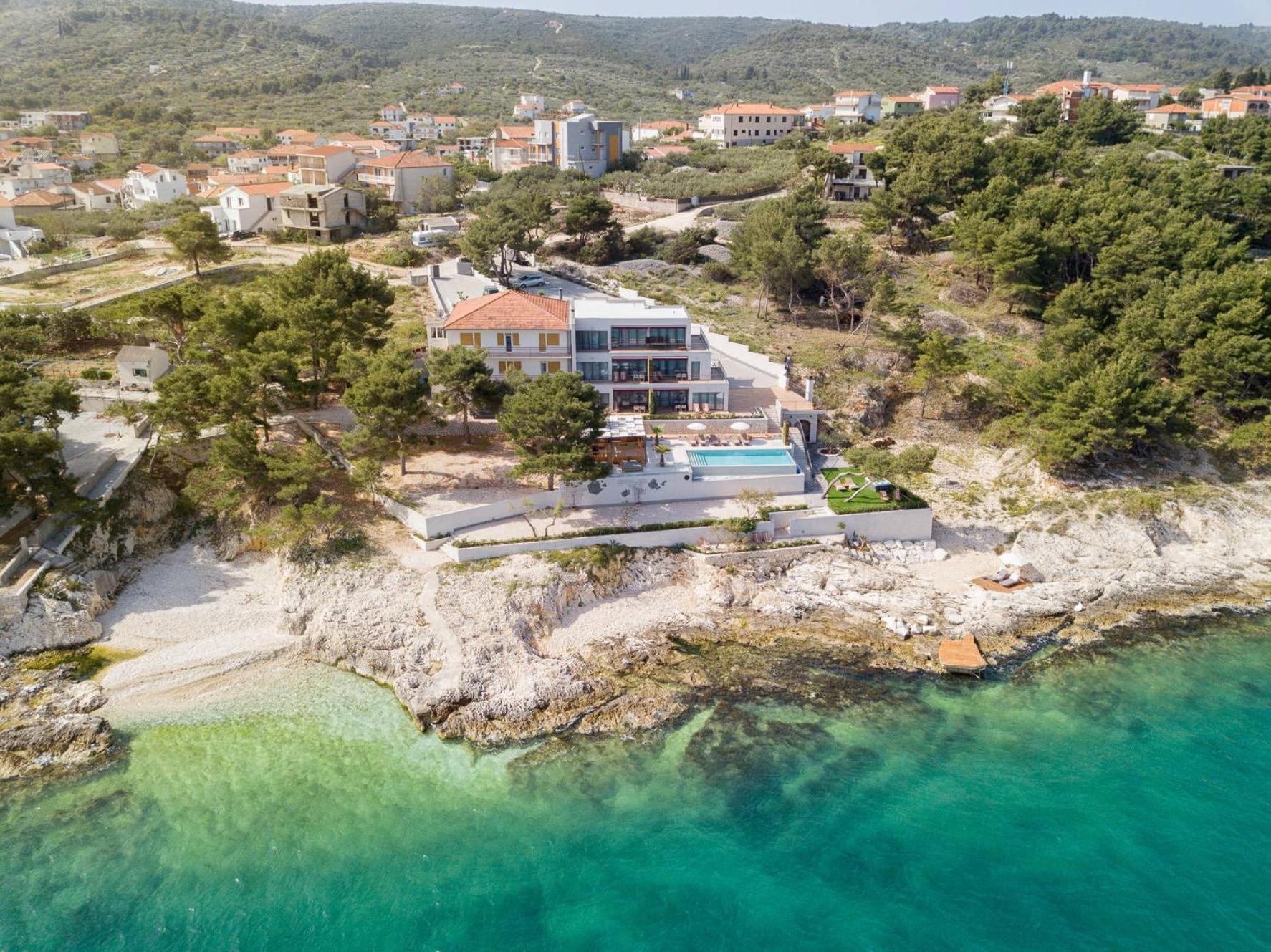 Апартаменты Olive Hill House - Ground Floor Слатине Экстерьер фото